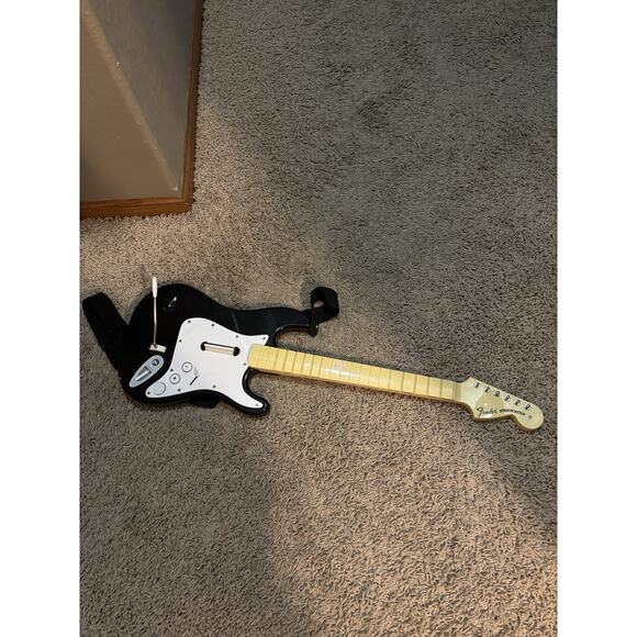 Wireless Guitar Hero Controller Black Stratocaster - Picture 1 of 5